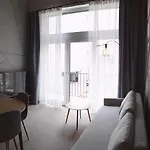 Wroclove Airport Loft Appartement *