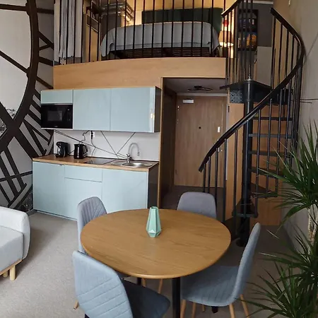 Wroclove Airport Loft Apartment *